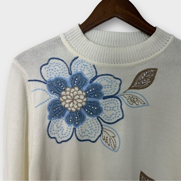 Vintage Cottagecore Floral Beaded Embroidered Ivory Knit Sweater Medium Grandma - Picture 3 of 7